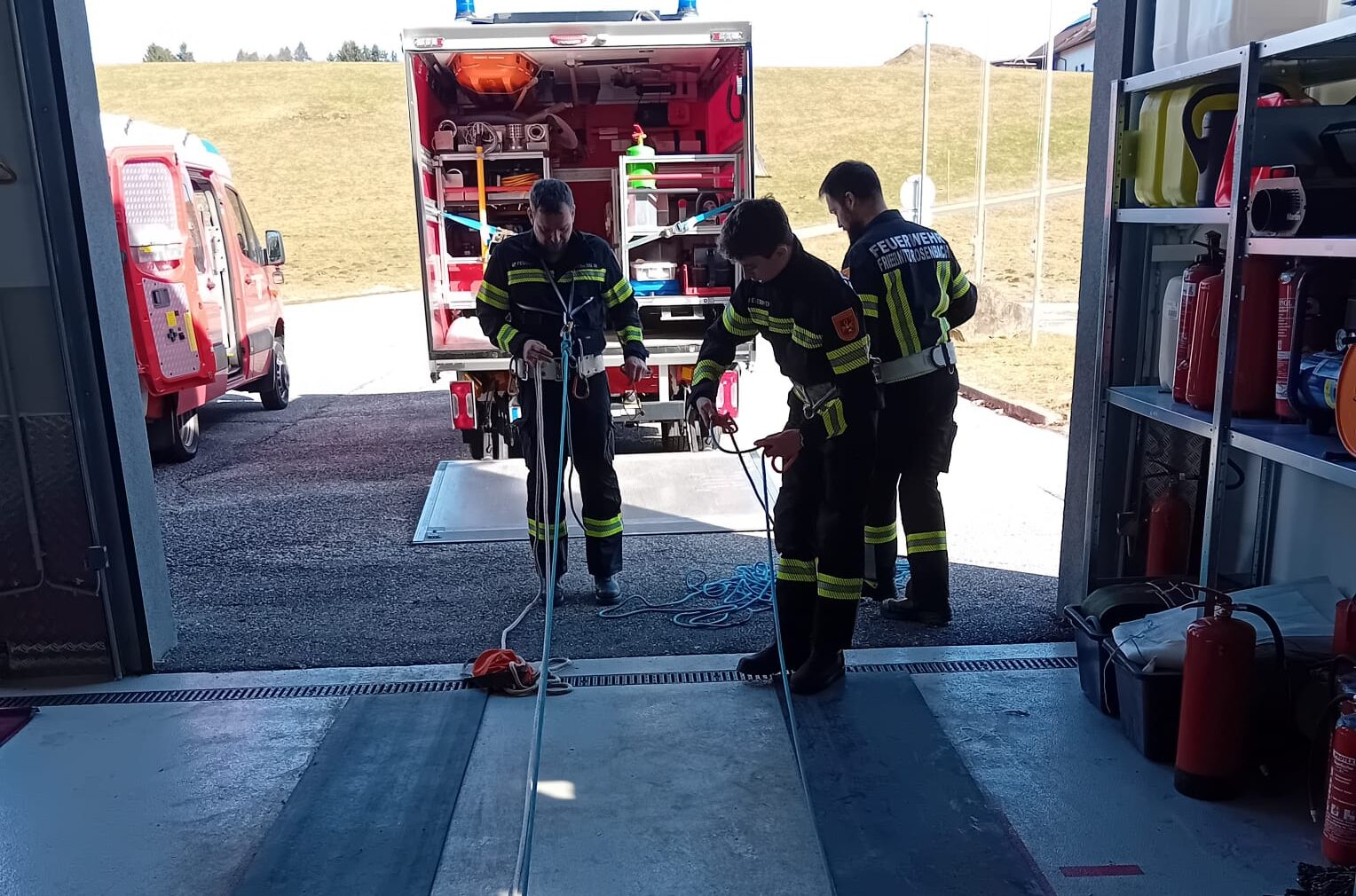 MRAS-Training: Absturzsicherung und Rettung aus dem Schlauchturm