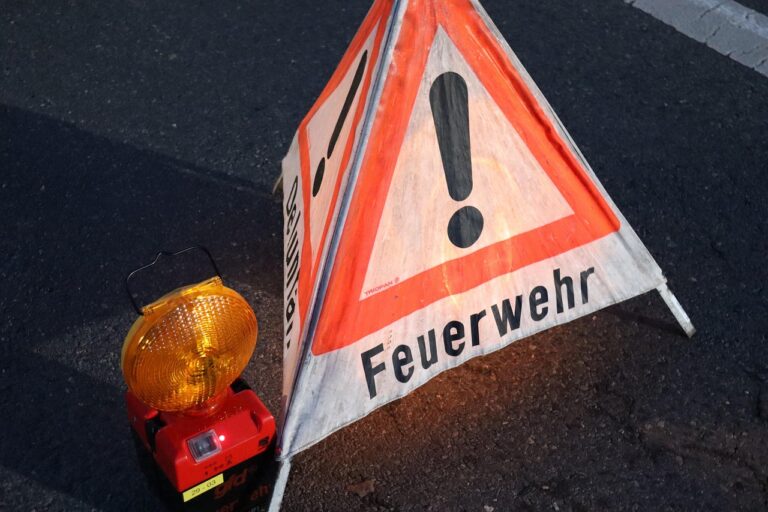 fire fighters, warning, caution, warning triangle, accident, fire, traffic accident, beacon